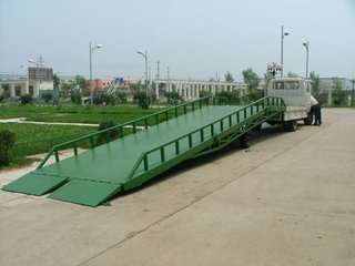 移动式登车桥设备